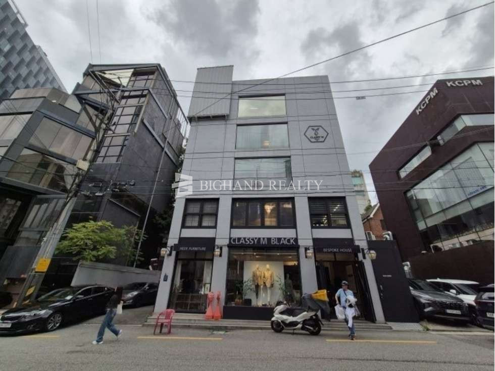 서울 강남구 청담동 인테리어 공사 완료된 고급스러운 프리미엄 상가 월세 매물번호 10221 사진 1