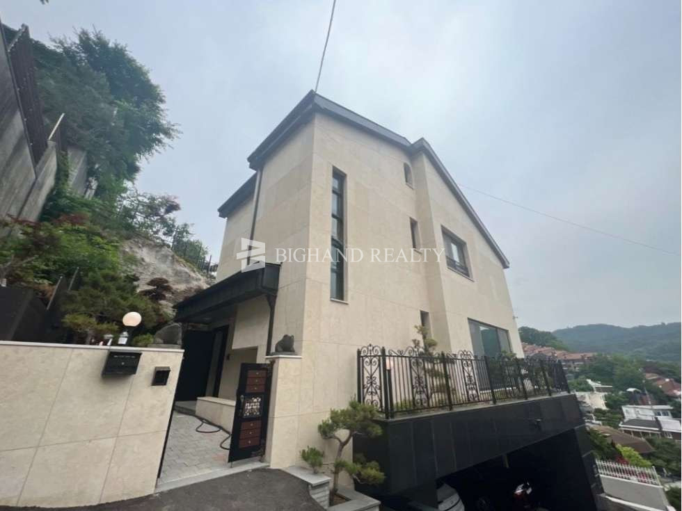 서울 종로구 평창동 전체동 내부엘리베이터 설치완료 신축 단독주택 매매 매매 매물번호 11905 사진 1