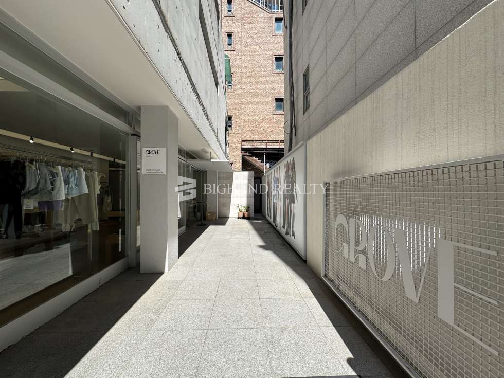 서울 강남구 신사동 525-26 썬더빌딩동 세로수길 무권리 통임대 월세 매물번호 12227 사진 2